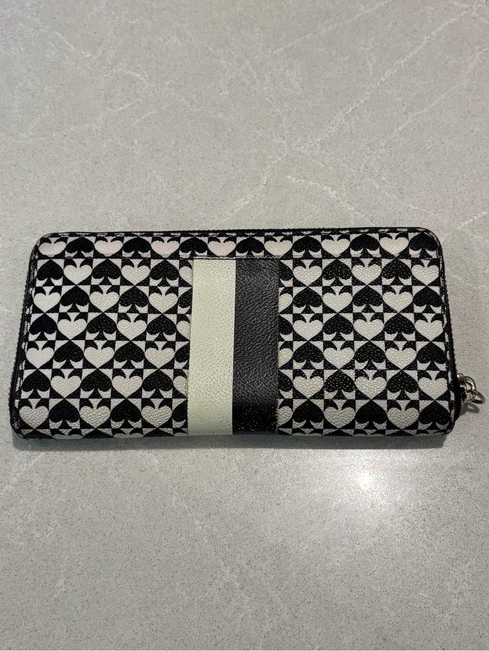 kate spade Black White Monogram Heart Pattern Zip Wallet Clutch Stripe FLAWS - Picture 4 of 13